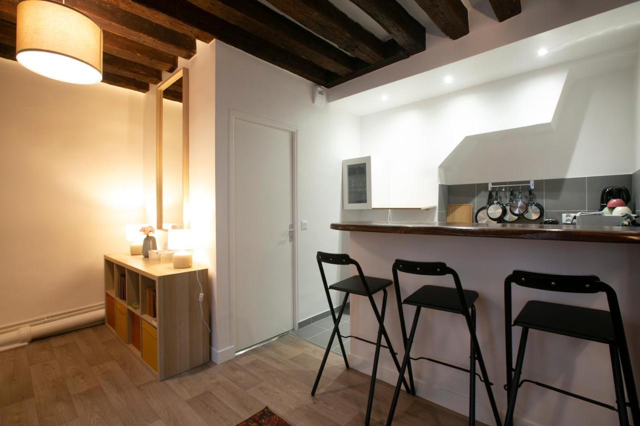 Apartment Authentic In Center Of Parisian Marais *