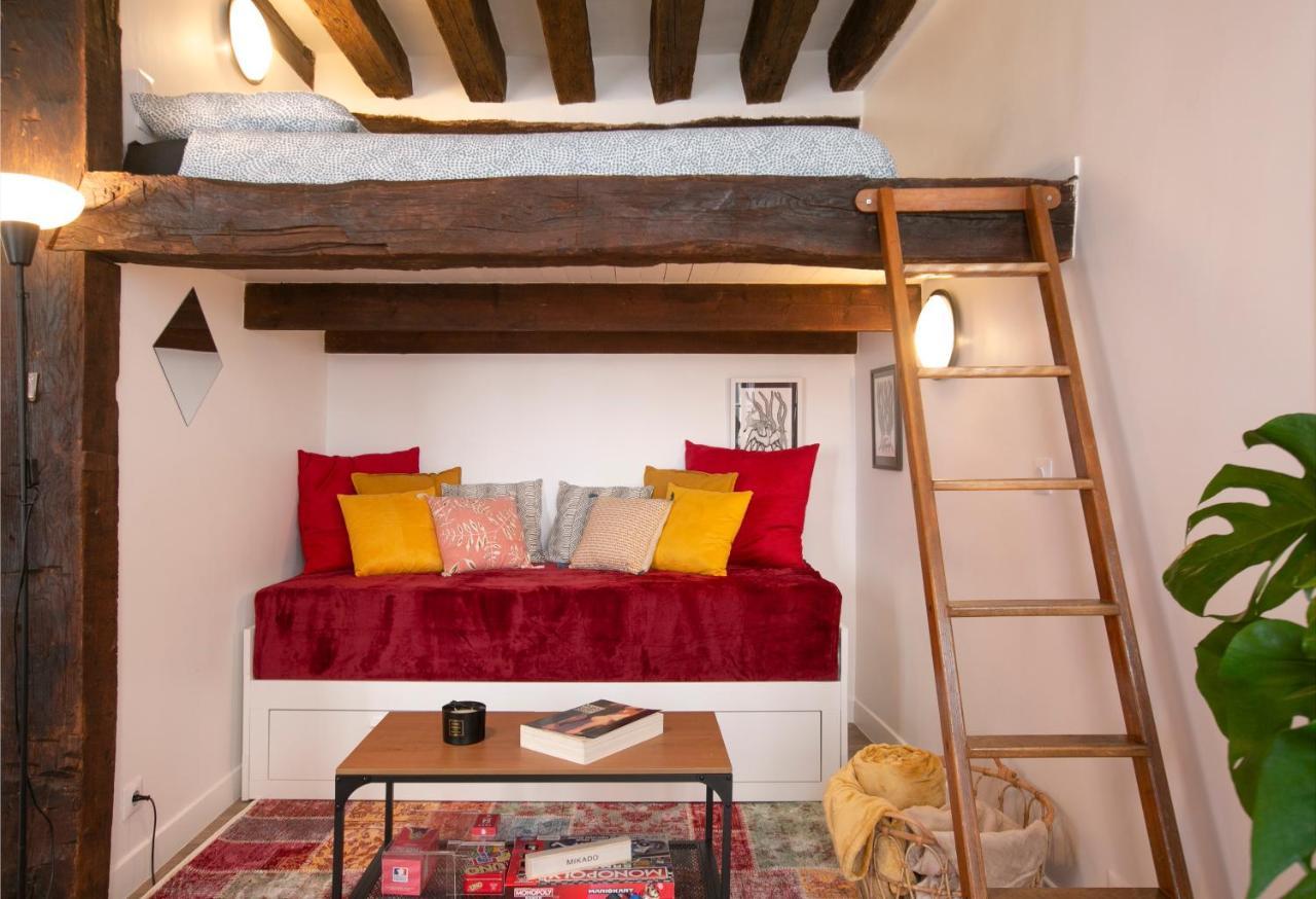 Apartment Authentic In Center Of Parisian Marais Paris